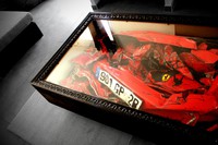 Une Ferrari dans la table basse