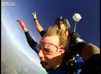 Son premier saut en parachute
