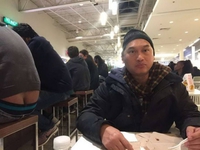 Demi-Lune (il a grandi) dînant au clair de lune